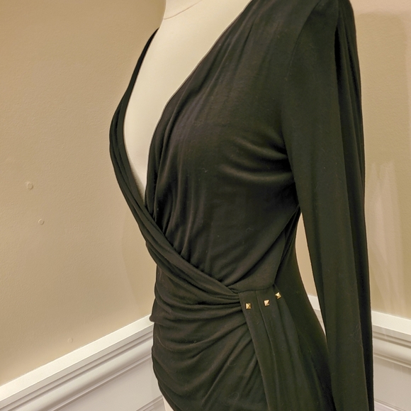 BNWT Black Deep V Ruched Black w Gold XS - Picture 2 of 4